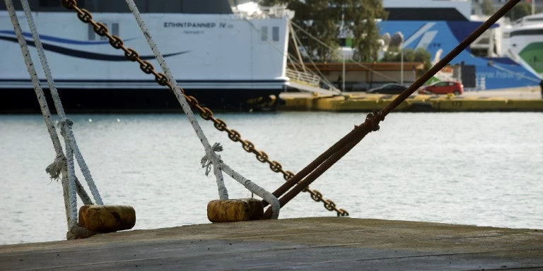 Δεμένα τα πλοία την Τετάρτη -24ωρη απεργία της ΠΝΟ